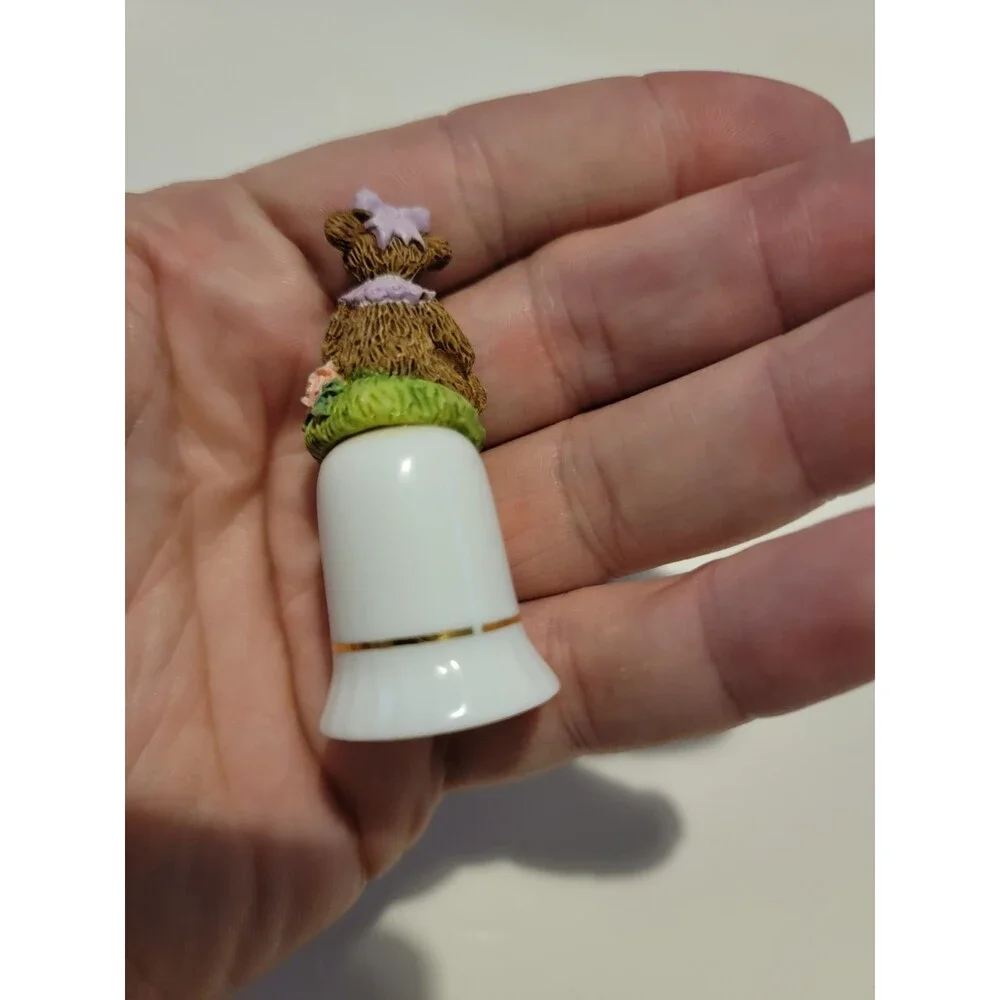 Vintage Avon 1999 Teddy Bear Thimble